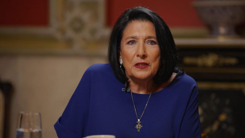 Yeni seçkilərə qədər keçid dövründə sabitliyi təmin etmək üçün prezident postunda qalıram